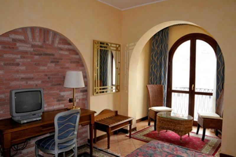 Hotel San Giorgio กัมโปบัสโซ ภายนอก รูปภาพ